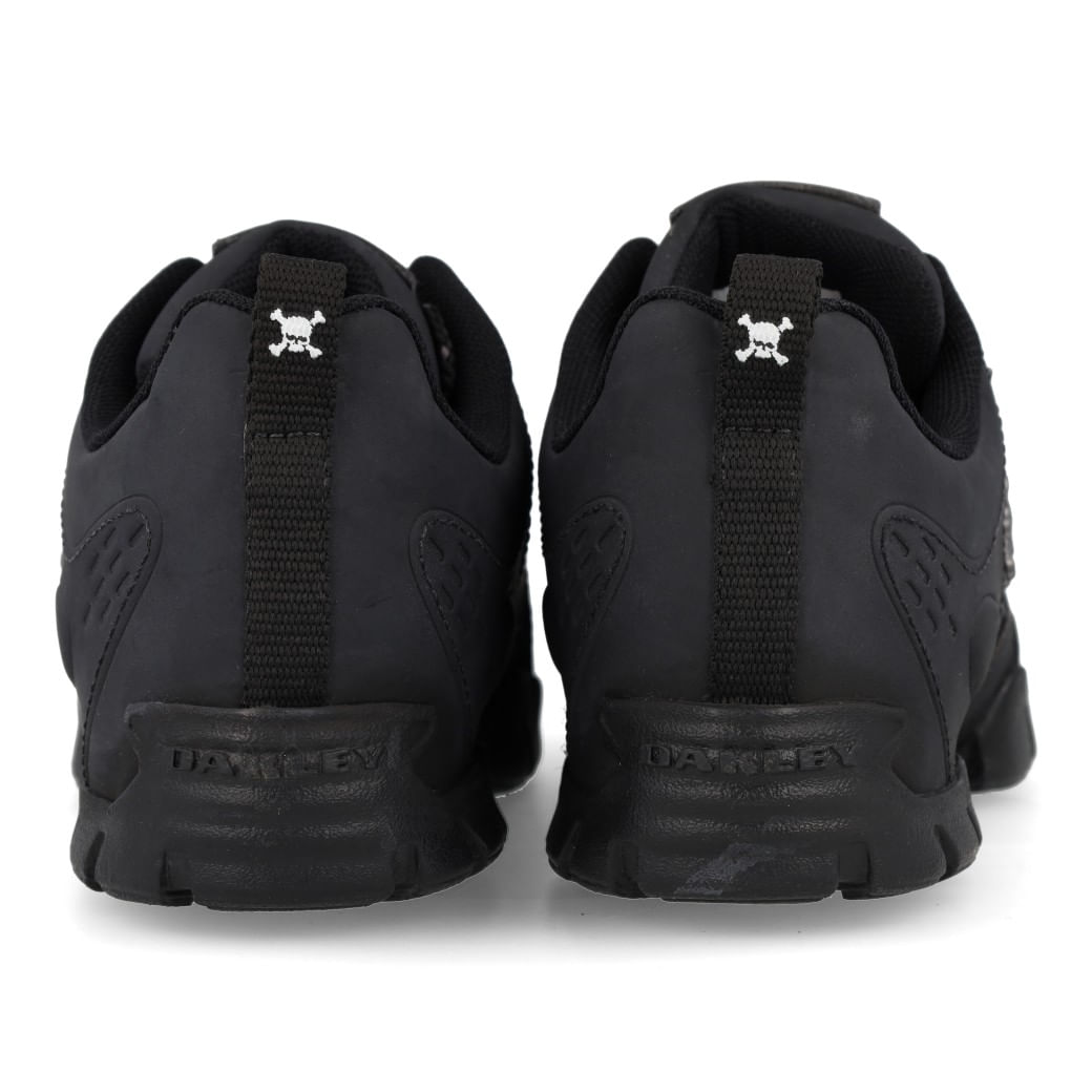 OAKLEY TENIS STRATUS SKULL FOF100624-001 Preto COURO_8__